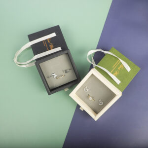 2023 Luxury Hot Stamping Black Printed Drawer Sliding Satin With Handle Jewelry Packaging